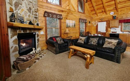 Gatlinburg - Pigeon Forge Villa | Hiding Place