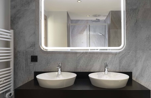 Les Menuires Hotel | Higalik Hotel