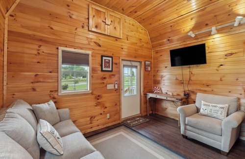Greers Ferry Apartment | Higden Hideaway w/ Fire Pit Near Greers Ferry Lake