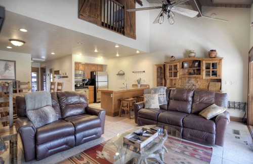 Purgatory House | High Country Links (#584) |10 min to Ski - Golf/AC/Pool/Hot Tub - Deck