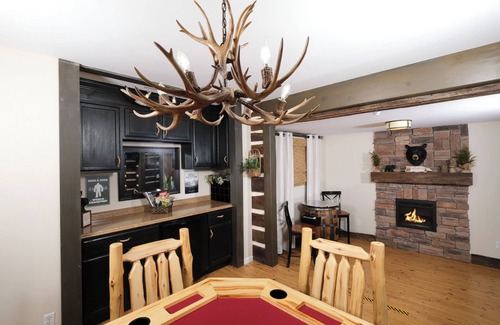 Sevierville Ski Chalet | High end, pet friendly 2br w/game room and fenced-in yard!