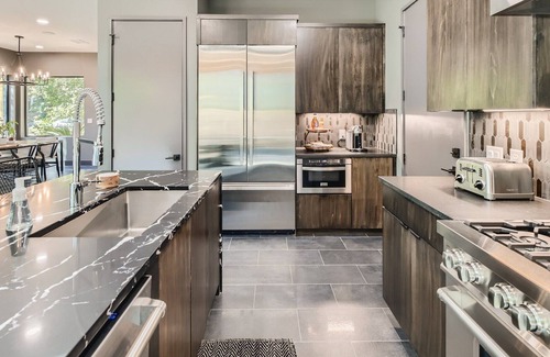 Chestnut House | High End Smart Home w/ Pool | Close to UT & Downtown | Daily Cleaning Available