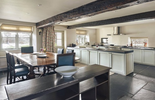 Windermere Cottage | HIGH LINDETH, pet friendly, with open fire in Bowness-On-Windermere