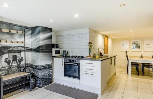 High Peak House | High Peak Place