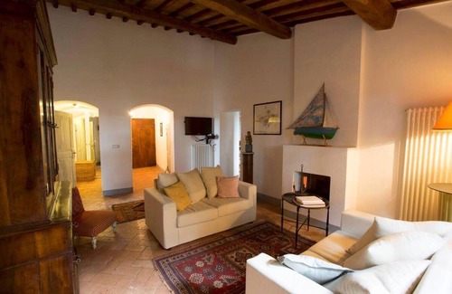 Montemerano Other | High-quality flat in the Turm-Schlösschen