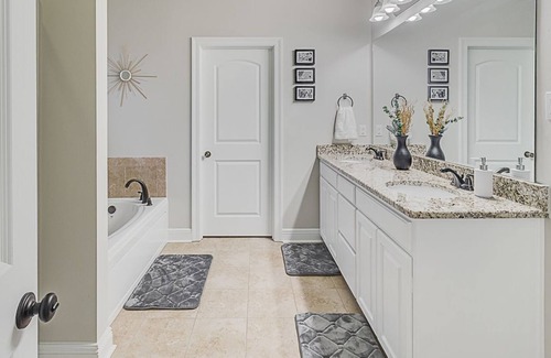 Youngsville House | High quality luxury home with many kitchen and room amenities