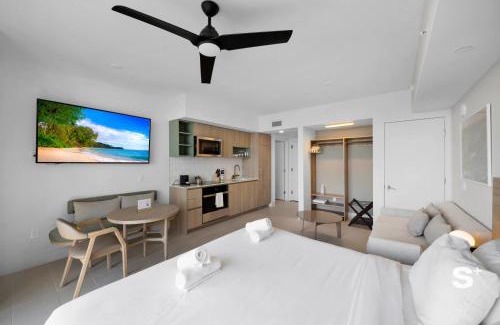 Downtown Miami Apartment | High-Rise Studio in DTW - City Views & Gym