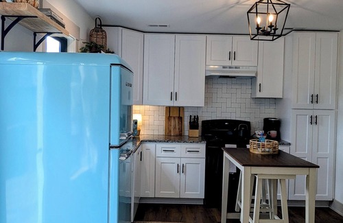Southmont Apartment | High Rock Mountain & Lake Guest House, 20 mile view!