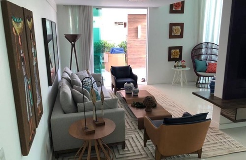 Guarajuba House | High standard summer house, 100 meters from the beach, luxury condominium.