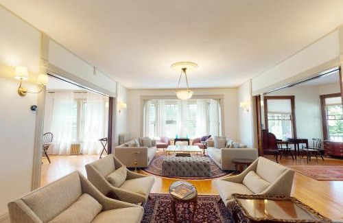 Wiscasset House | High Street Stunner