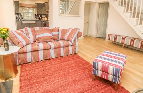 Penryn Cottage | HIGHER LITTLE LIDGEY, family friendly, with open fire in Penryn