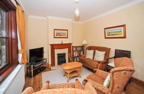 Leek Cottage | HIGHFIELD COTTAGE, family friendly, with a garden in Leek