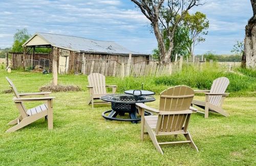 Kooroongarra House | Highland Cattle Farm Stay at Elveden by Narraburra