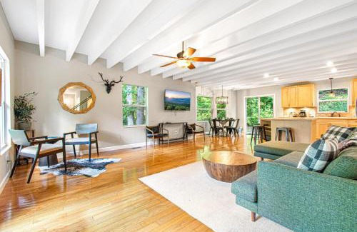 Asheville House | Highland Hideaway by Carolina Mornings