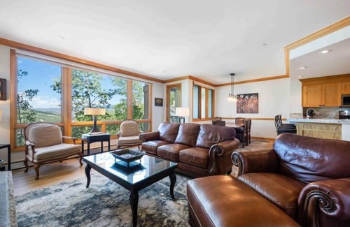 Highlands Townhomes Condo | Highlands Westview 209