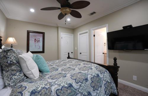 Hermosa Village House | Highly Upgraded, 5 Bed, 45 ba, New Pool w/Jacuzzi, 1/2 mile walk to Disney