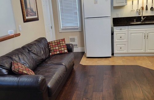 Golden Hill Condo | Highly Upgraded. Mins. to DT, Park, Zoo, Coronado, Airport. Families Welcome!