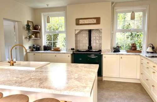 Mundesley House | Highview House - Sea Views, Beach, Hot Tub, Full Refurb for Aug 2022!