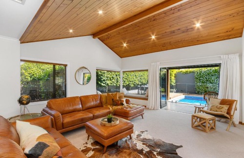 Havelock North House | Hikanui Haven - Havelock North Holiday Home