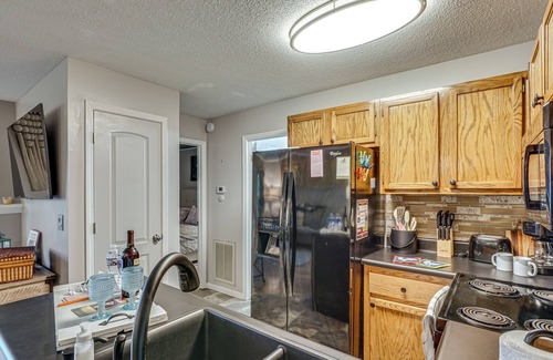 Ozone Condo | Hike, Fish & Golf: Condo 5 Mi to Ozone Falls!