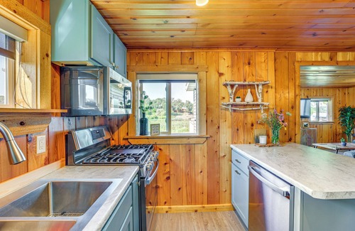 Lodi Cabin | Hike, Fish, Unwind & Relax: Lodi Lake Escape!