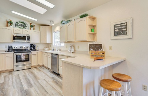 Payson Cottage | Hike, Sled & Snowshoe! Family Retreat in Payson