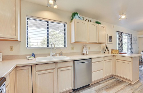 Payson Cottage | Hike, Sled & Snowshoe! Family Retreat in Payson