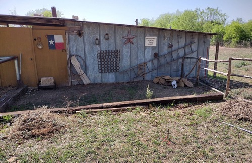 Goldthwaite House | Hill country Home close to Everywhere