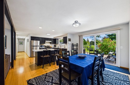 Arcata House | Hill Street Retreat - Near Cal Poly, Redwoods, & Arcata Plaza