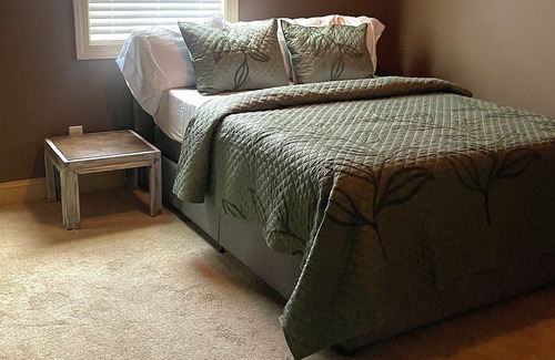 Elizabethtown Apartment | Hill Valley Hideaway 2bdr