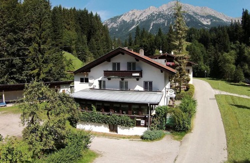 Scheffau am Wilden Kaiser Apartment | Hill view Apartment in Scheffau with Terracer