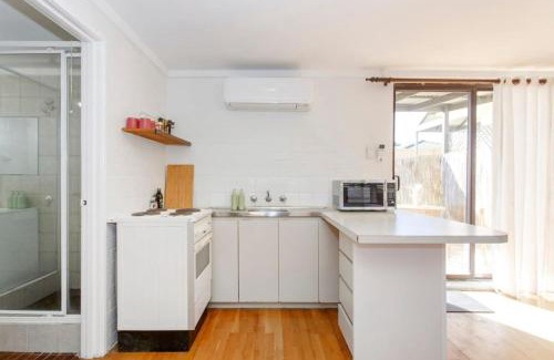 Hillarys Apartment | Hillarys Nook - 5 mins to Hillarys Boat Harbour