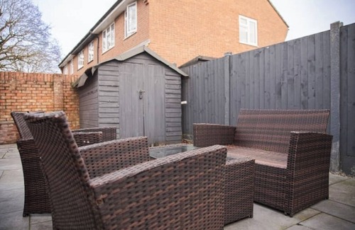 Brunel House | Hillingdon, Uxbridge, London, Sleeps 6, 3 bedrooms