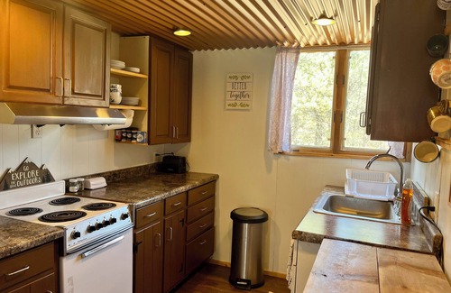 Custer Cabin | Hills Hideaway Tiny Cabin