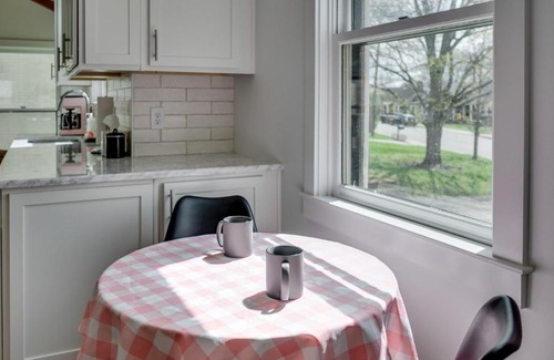 Hillsboro West End House | Hillsboro Village Hideaway