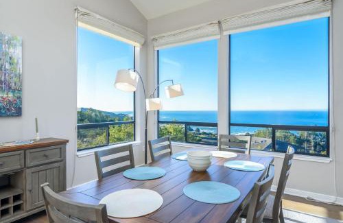 Sea Ranch House | Hillside Family Home for 10 With Panoramic Ocean Views