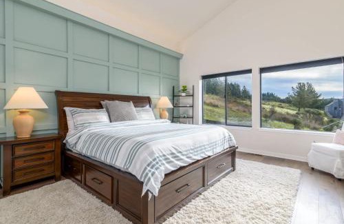 Sea Ranch House | Hillside Family Home for 10 With Panoramic Ocean Views