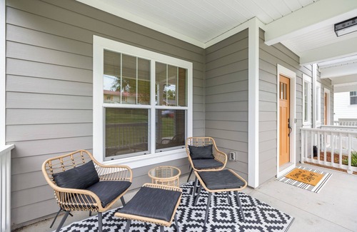 Greenville - Spartanburg House | Hillside Getaway close to downtown, shops and restaurants!
