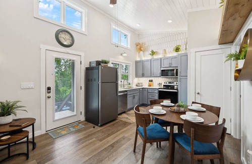 Tracy City Cabin | Hillside Haven at The Retreat at Water's Edge