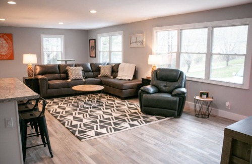 Elgin House | Hillside Hideaway