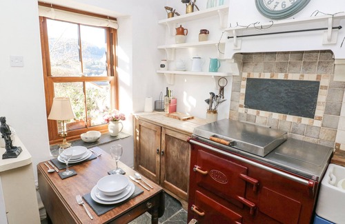 Pentre Cottage | Hillside Holiday Cottage