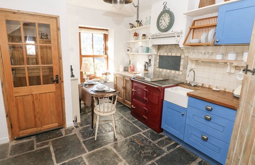 Pentre Cottage | Hillside Holiday Cottage