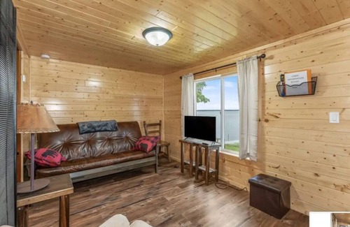 Phelps Cabin | Hillside Resort Cabin #7