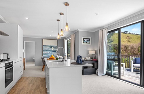Whiritoa House | Hillside Vista - Whiritoa Beach Holiday Home