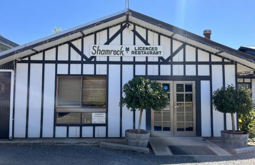 Hillston Hotel | Hillston Motel