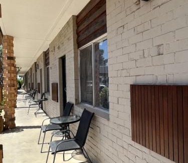 Hillston Hotel | Hillston Motel