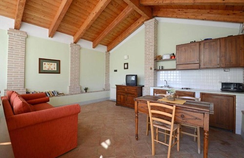 Assisi Apartment | Hilltop apartment with swimming pool