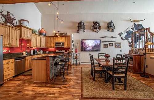Steamboat Springs Condo | Hilltop Haven | Stunning 3BR + Den Retreat!