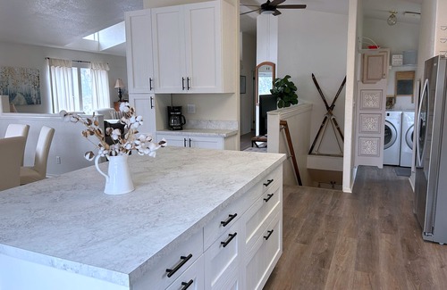 Glenwood Springs House | Hilltop Hideaway – Private Retreat - Mtn Views