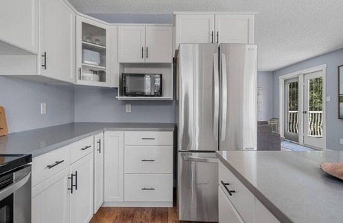 Parkland Beach Apartment | Hilltop Hideaway | Beach | Foosball | Arcade Games